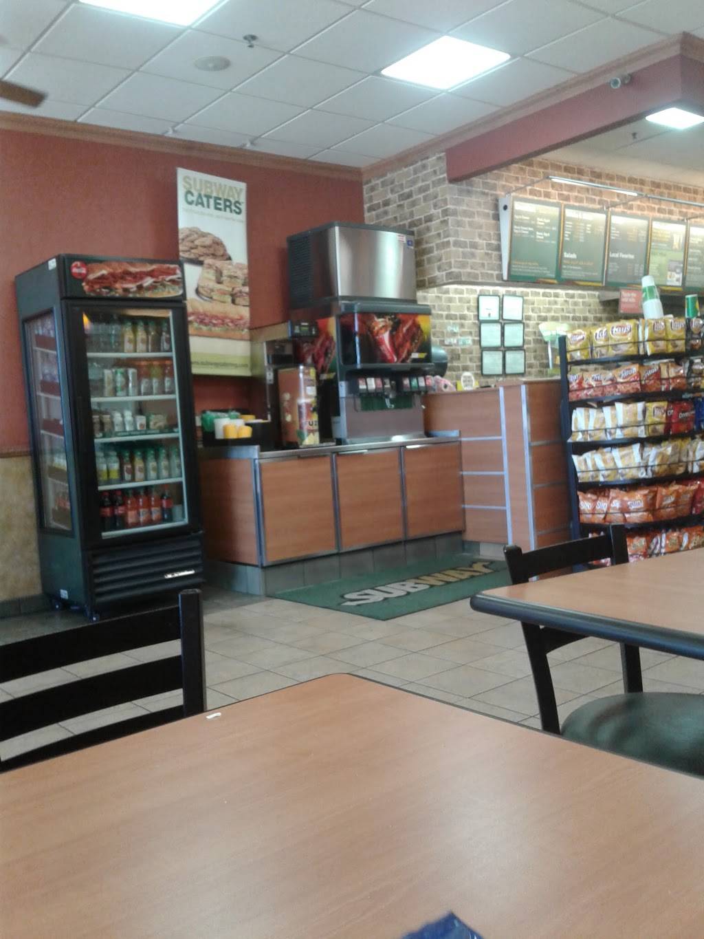 Subway | restaurant | 4606 S Damen Ave, Chicago, IL 60609, USA | 7738439879 OR +1 773-843-9879