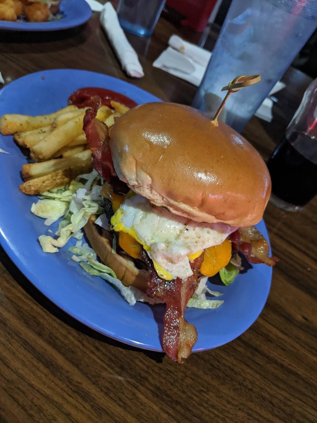 Brewskys Food & Spirits East | restaurant | 2840 S 70th St, Lincoln, NE 68506, USA | 4024832739 OR +1 402-483-2739