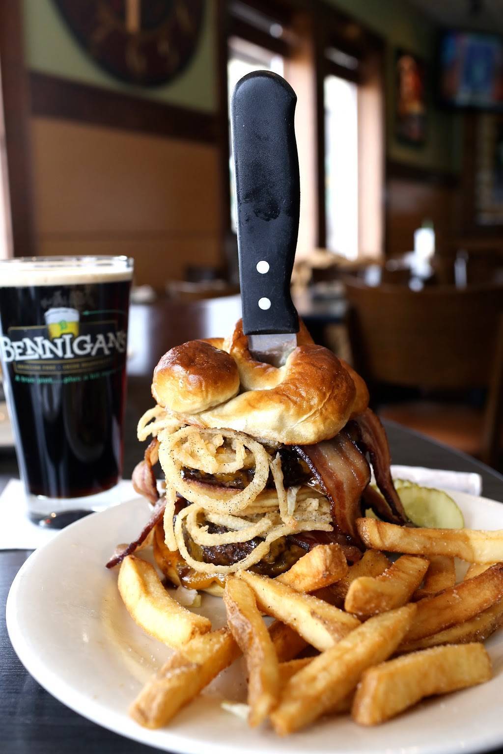 Bennigans | restaurant | 2424 S Mission St, Mt Pleasant, MI 48858, USA | 9897725002 OR +1 989-772-5002