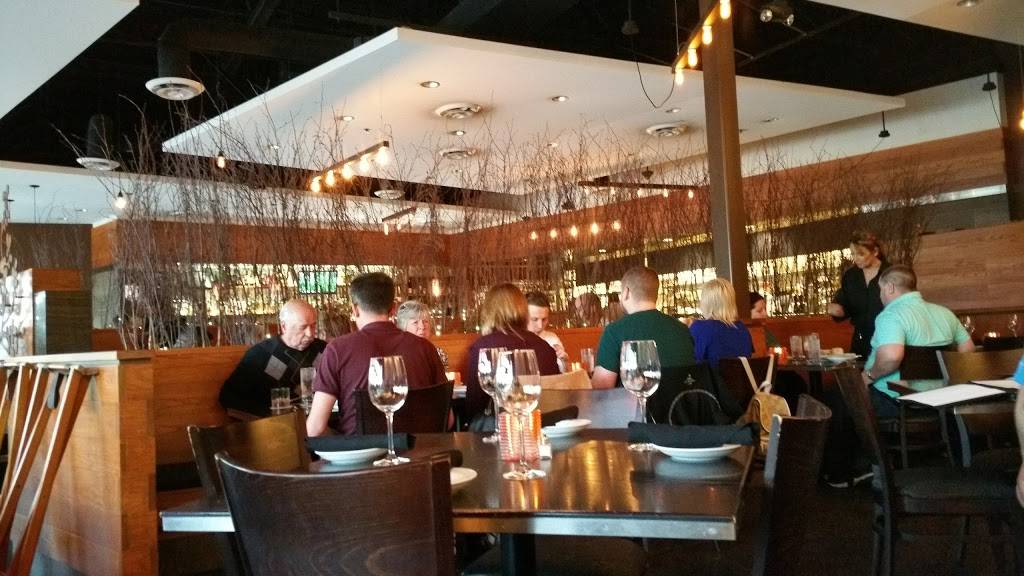 The Root Restaurant & Bar | restaurant | 340 Town Center Blvd E106, White Lake, MI 48386, USA | 2486982400 OR +1 248-698-2400