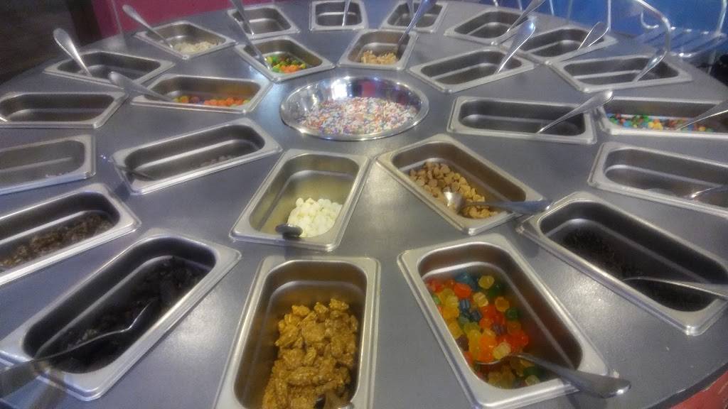 Juicy Burger / Scoops & Sprinkles | restaurant | 876 Connetquot Ave, Islip Terrace, NY 11752, USA | 6314464446 OR +1 631-446-4446