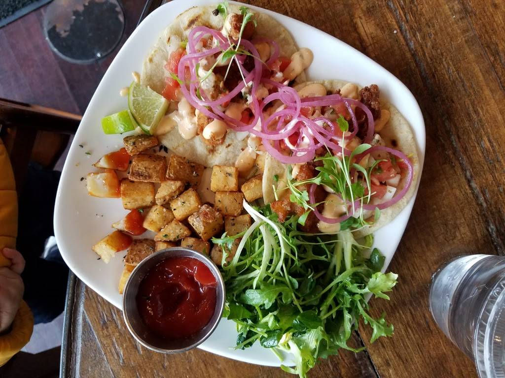 Trident Galley & Raw Bar | restaurant | 23 Shipyard Dr, Hingham, MA 02043, USA | 7813747225 OR +1 781-374-7225