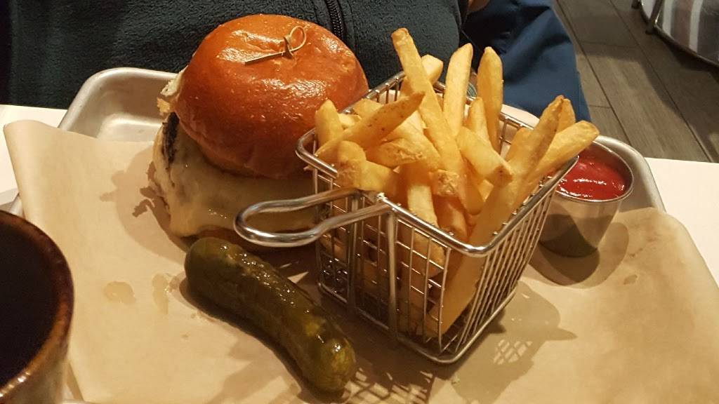 Crop & Kettle | restaurant | 3637, 101 James Doolittle Blvd, Uniondale, NY 11553, USA | 5162295039 OR +1 516-229-5039