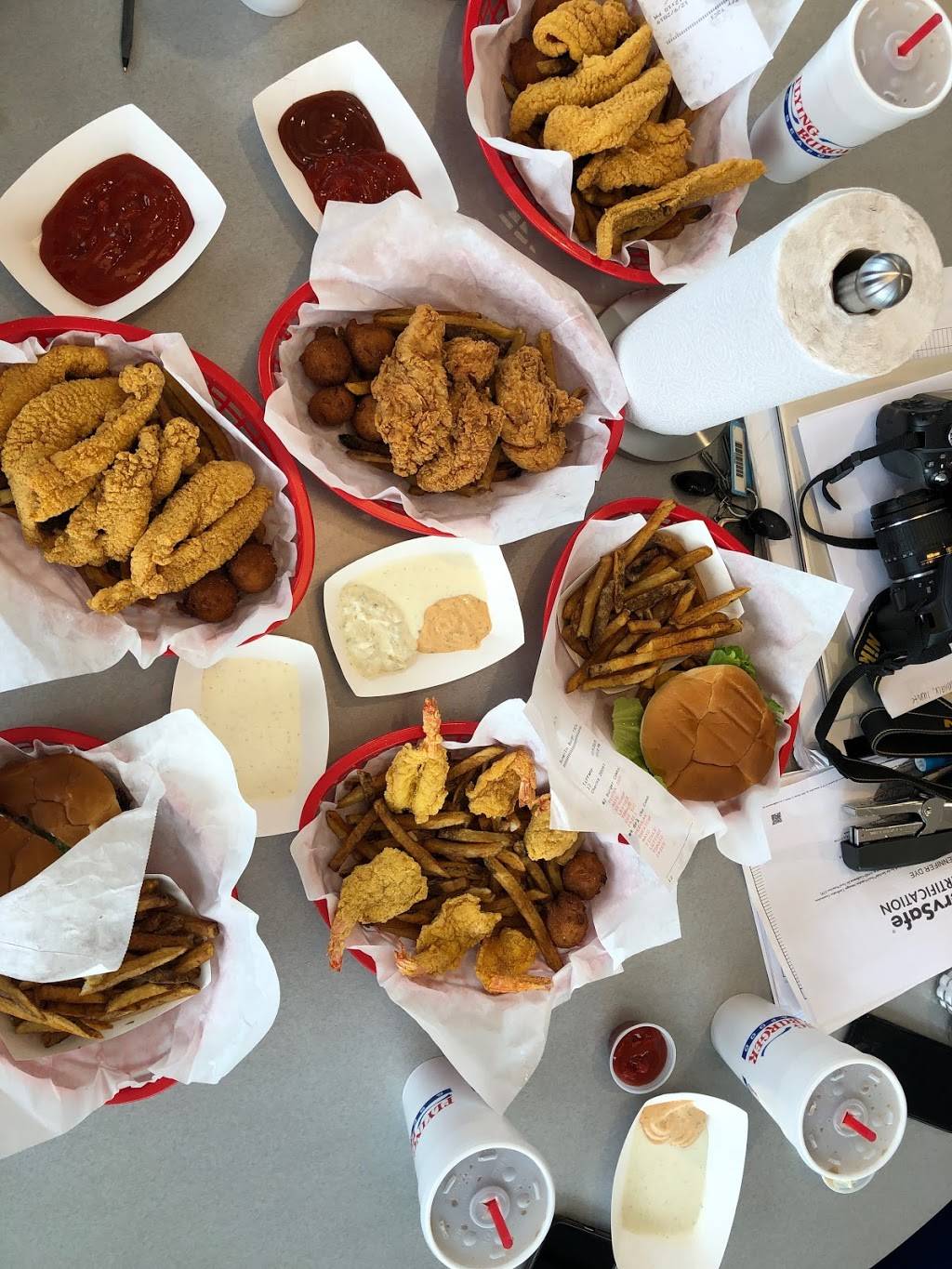 Flying Burger & Seafood Tulsa | restaurant | 312 West 71st St S, Tulsa, OK 74132, USA | 9185616151 OR +1 918-561-6151