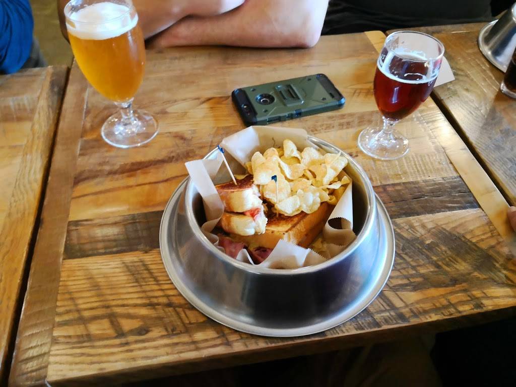 Pub Dog Colorado | restaurant | 2207 Bott Ave, Colorado Springs, CO 80904, USA | 7193750771 OR +1 719-375-0771