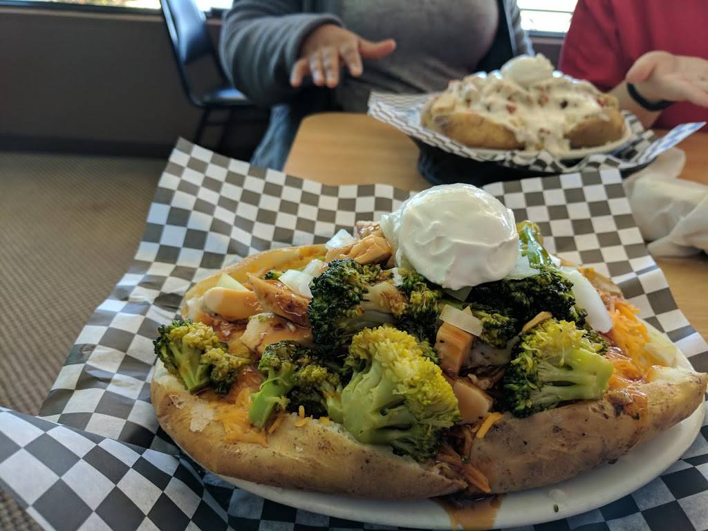 Praters Taters | restaurant | 1055 Mineral Wells Ave # 16, Paris, TN 38242, USA | 7316427224 OR +1 731-642-7224