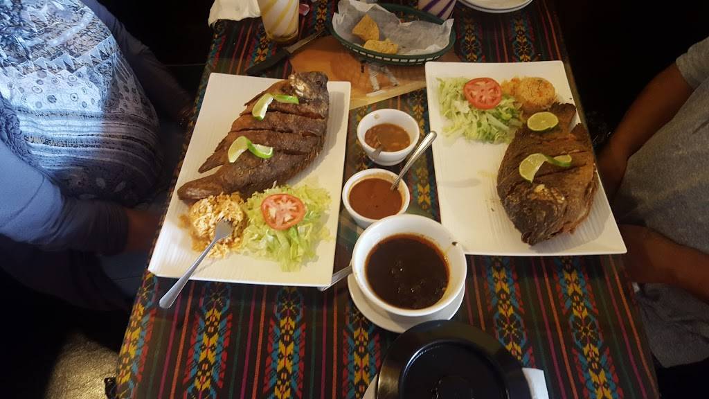 Las Torres | restaurant | 1118 Lee St, Des Plaines, IL 60016, USA | 8473909497 OR +1 847-390-9497