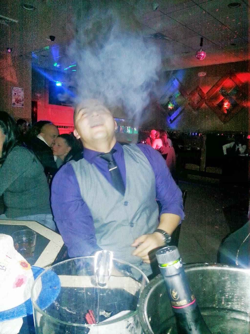 Blue Tequila Bar & Grill | restaurant | 157 Hempstead Ave, West Hempstead, NY 11552, USA | 5162796127 OR +1 516-279-6127