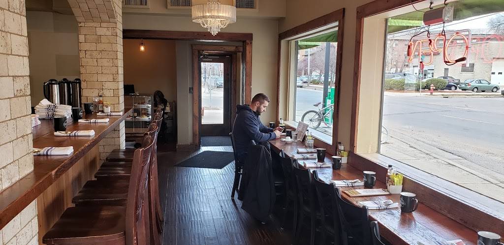 Standish Cafe | restaurant | 2403 E 38th St, Minneapolis, MN 55406, USA | 6128863443 OR +1 612-886-3443