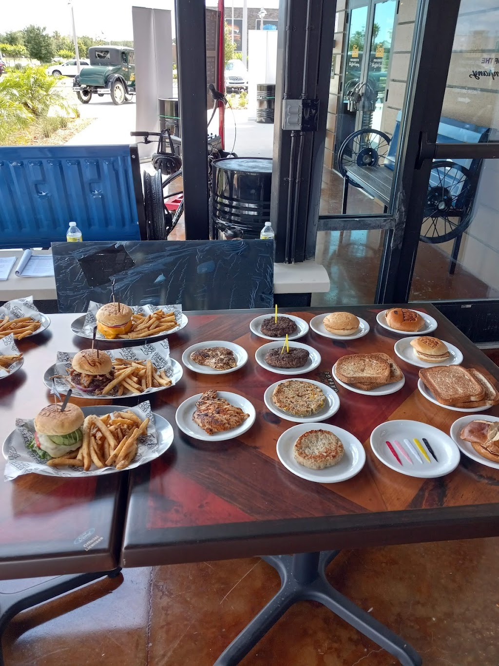 Fords Garage Daytona | restaurant | 1495 Cornerstone Blvd, Daytona Beach, FL 32117, USA | 3866143673 OR +1 386-614-3673