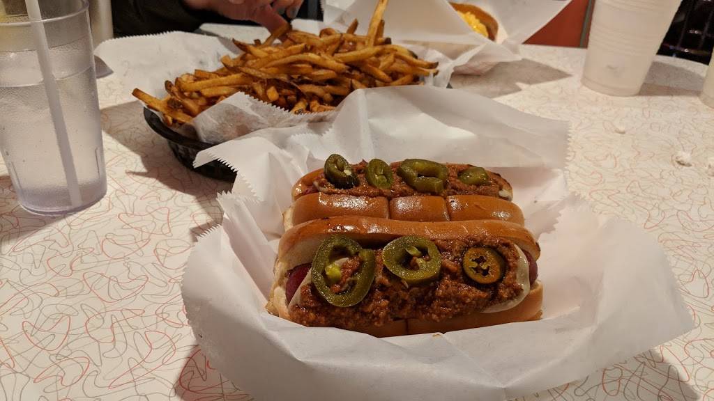 Dans Dogs Hot Dog Eatery & Diner | restaurant | 111 W Liberty St, Medina, OH 44256, USA | 3309522925 OR +1 330-952-2925