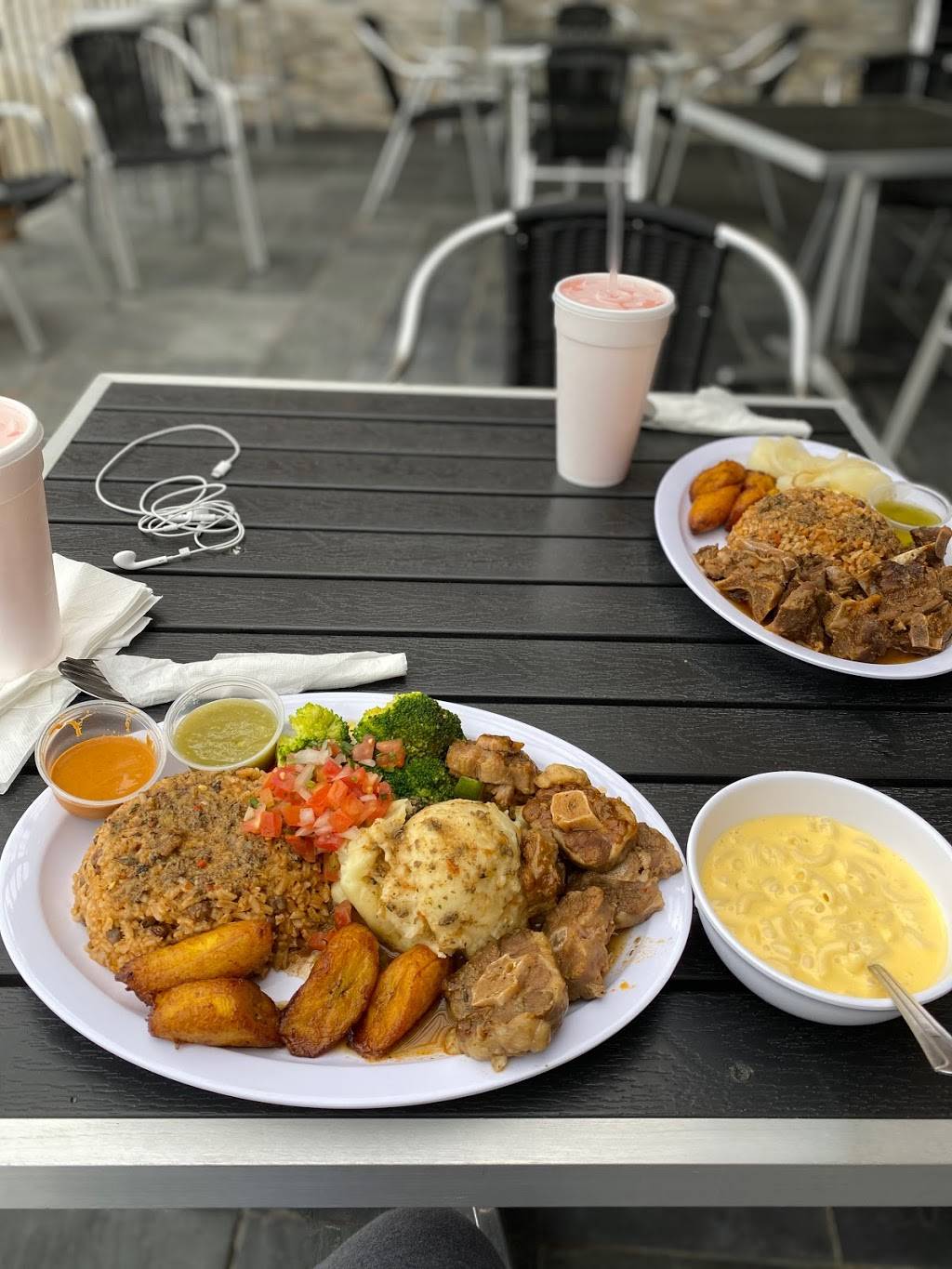 The Spot Sports Grill & Bar | restaurant | 9410 Richmond Ave, Houston, TX 77063, USA | 8327670832 OR +1 832-767-0832