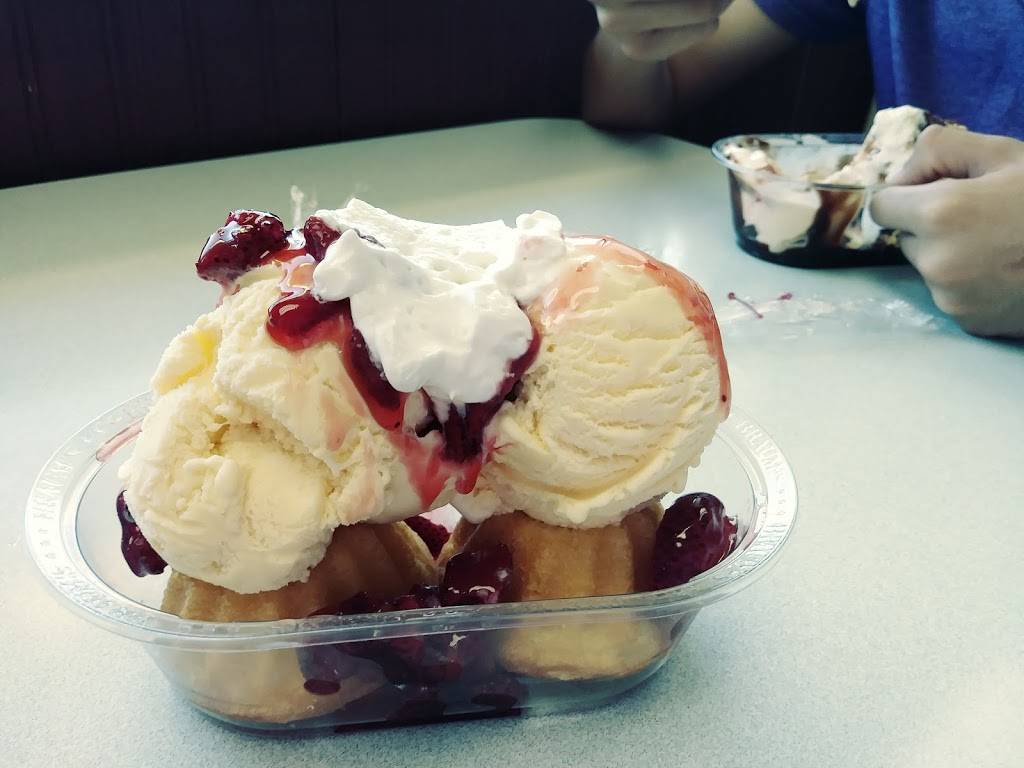 Braums Ice Cream & Burger Restaurant | restaurant | 219 N Galloway Ave, Mesquite, TX 75149, USA | 9722856066 OR +1 972-285-6066