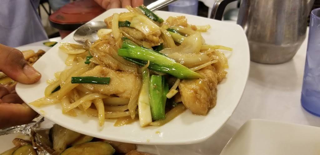 Holiday Villa | restaurant | 7007 S Land Park Dr, Sacramento, CA 95831, USA | 9163929630 OR +1 916-392-9630