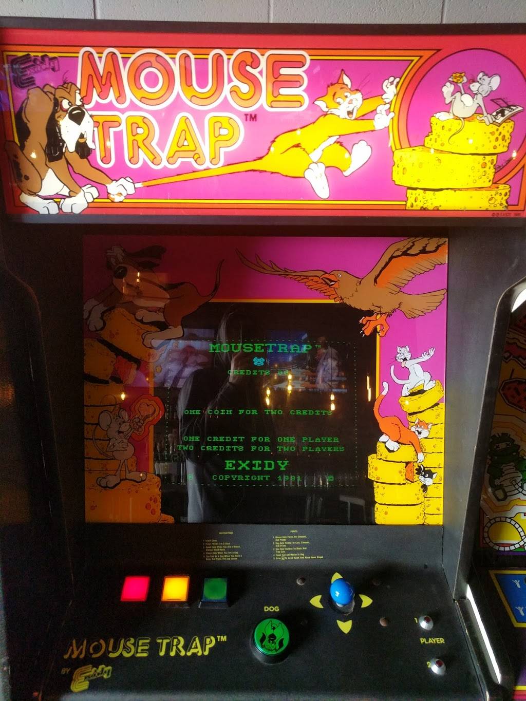 Izzys Arcade Bar | restaurant | 7421 N Milwaukee Ave, Niles, IL 60714, USA | 8478654999 OR +1 847-865-4999