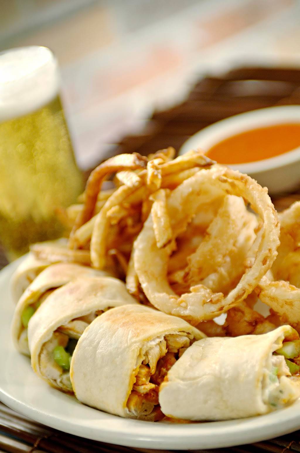 Zipps Sports Grill | restaurant | 6501 E Greenway Pkwy #130, Scottsdale, AZ 85254, USA | 4809485544 OR +1 480-948-5544