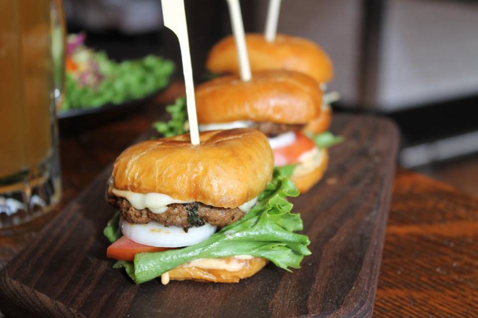 Camburger | restaurant | 430 13th St, Oakland, CA 94612, USA | 5103508587 OR +1 510-350-8587