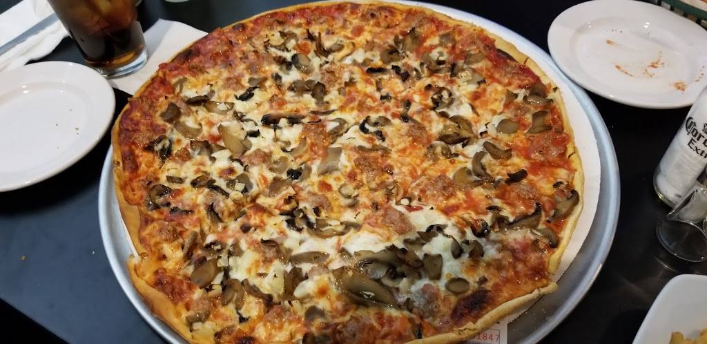Michaelangelos Pizza | restaurant | 8330 W Puetz Rd, Franklin, WI 53132, USA | 4144253070 OR +1 414-425-3070