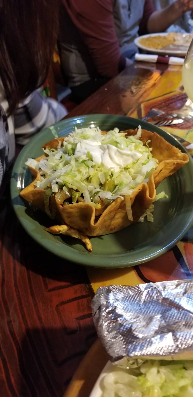 Los Tres Magueyes | restaurant | 2818 Riverside Dr, Danville, VA 24540, USA | 4347920601 OR +1 434-792-0601