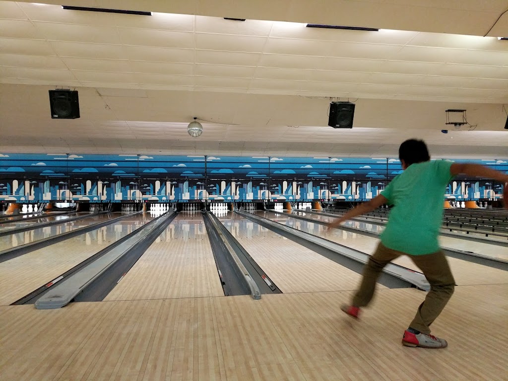 Maple City Bowl | restaurant | 1300 W Pike St, Goshen, IN 46526, USA | 5745338564 OR +1 574-533-8564