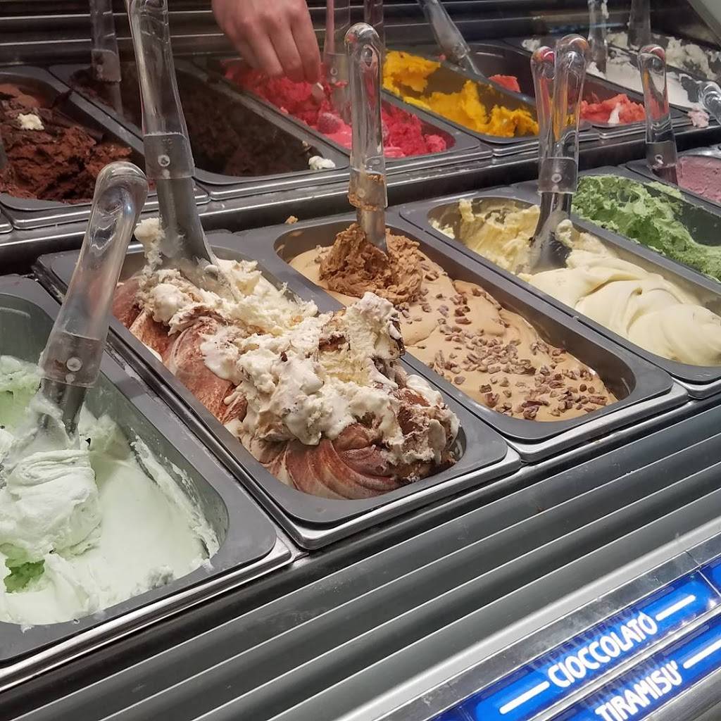 Cossetta | bakery | 211 7th St W, St Paul, MN 55102, USA | 6512223476 OR +1 651-222-3476