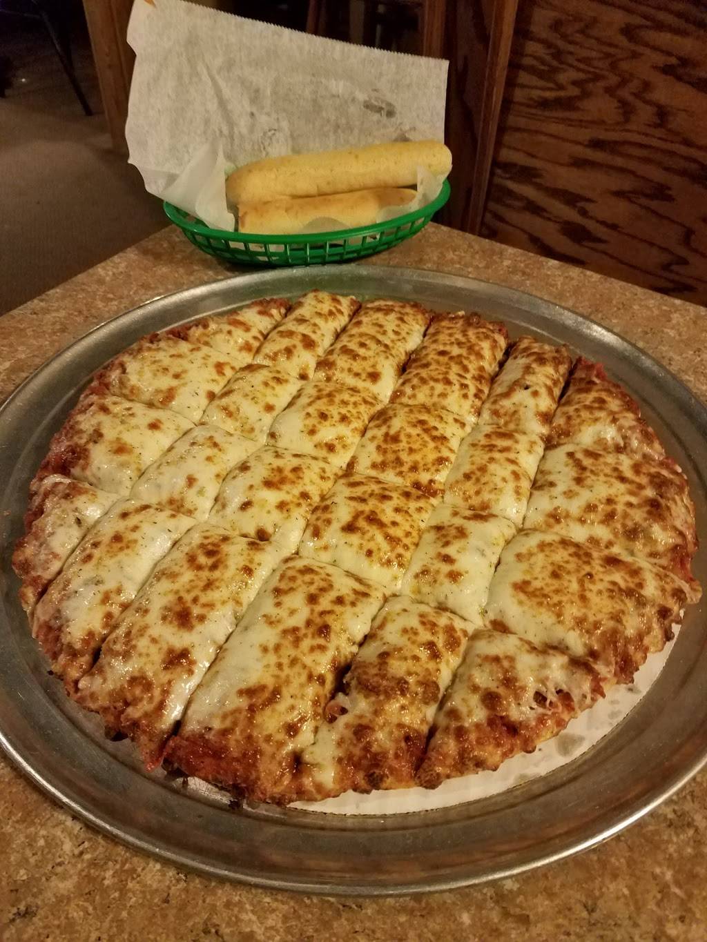 Pizza King | restaurant | 18 Saratoga Dr, Batesville, IN 47006, USA | 8129325464 OR +1 812-932-5464