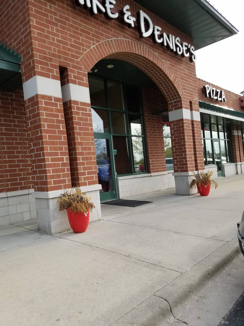 Mike & Denises Pizzeria & Pub | restaurant | 728 E Veterans Pkwy, Yorkville, IL 60560, USA | 6308829072 OR +1 630-882-9072