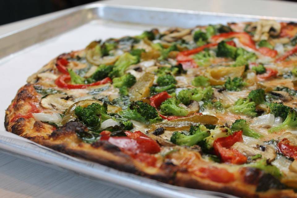 Frank Pepe Pizzeria Napoletana | restaurant | 75 Middlesex Turnpike, Burlington, MA 01803, USA | 7812737377 OR +1 781-273-7377