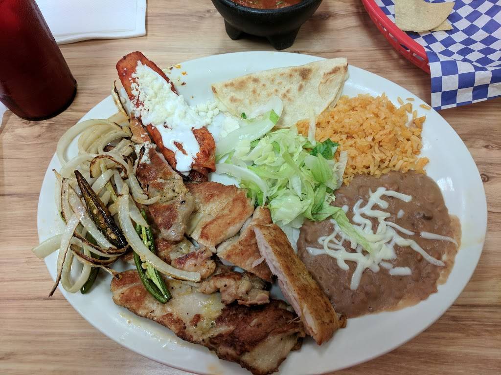 Los Compadres | restaurant | 17024 Bellflower Blvd, Bellflower, CA 90706, USA | 5628673377 OR +1 562-867-3377