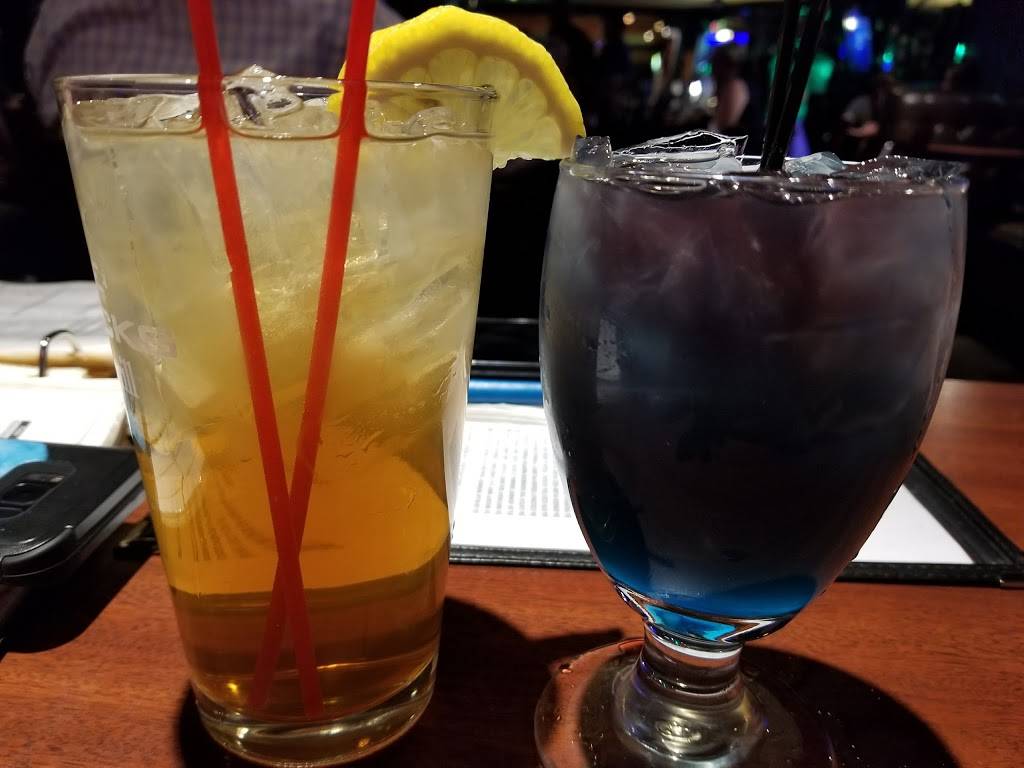 On the Rocks Bar & Grill | restaurant | 28167 John R Rd, Madison Heights, MI 48071, USA | 2485488023 OR +1 248-548-8023