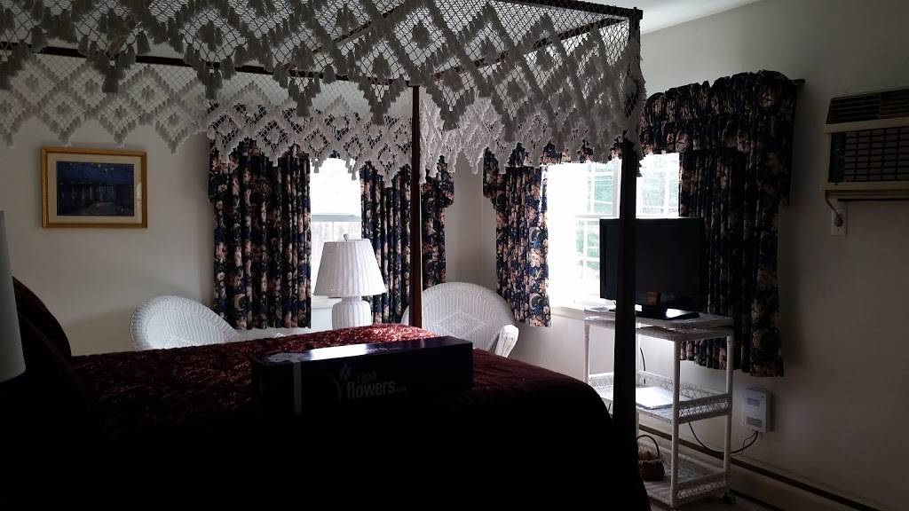 Crescent Lodge & Country Inn | restaurant | 5854 Paradise Valley Rd, Cresco, PA 18326, USA | 5705957486 OR +1 570-595-7486