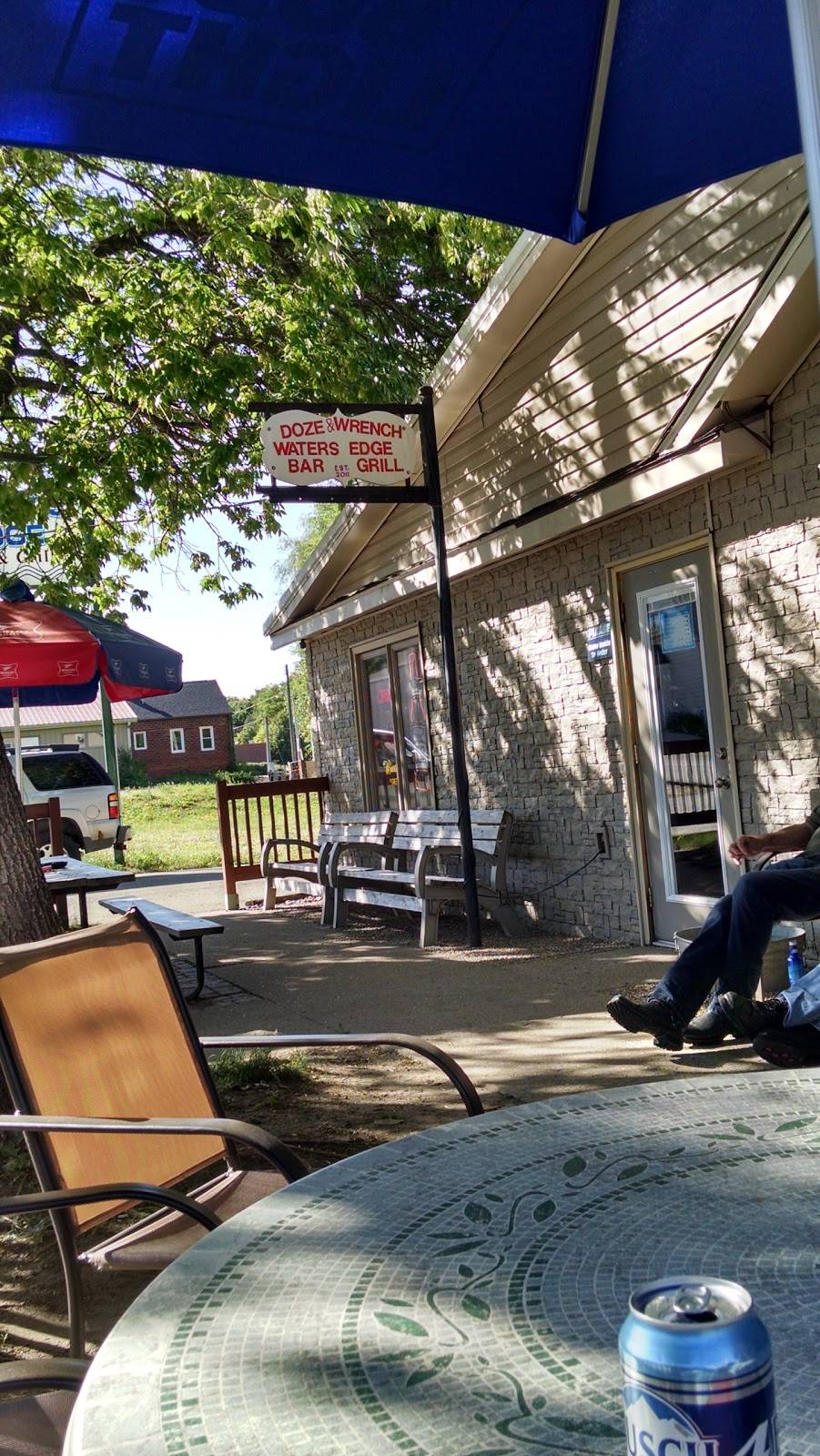 Waters Edge Bar & Grill | restaurant | 103 E Broadway St, Polk City, IA 50226, USA | 5159846888 OR +1 515-984-6888