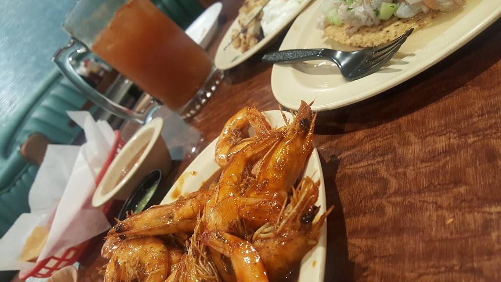 Las Nuevas Islas | restaurant | 1438 W Foothill Blvd, Rialto, CA 92376, USA | 9092379010 OR +1 909-237-9010