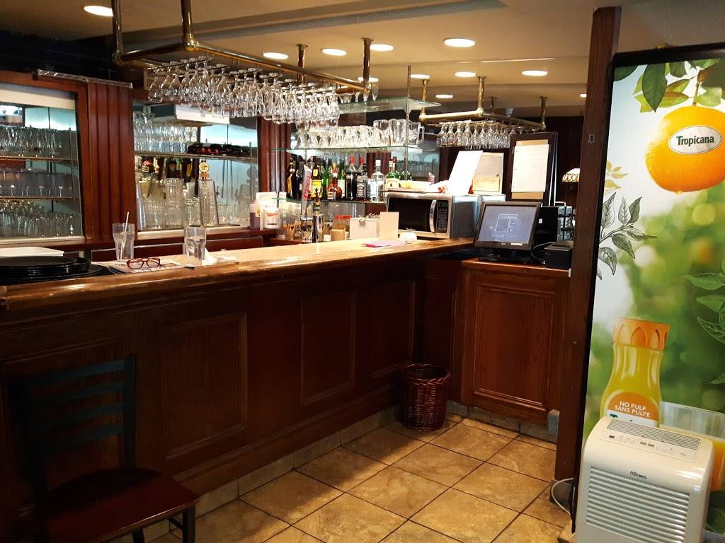 Kristys Restaurant | restaurant | 809 Richmond Rd, Ottawa, ON K2A 0G7, Canada | 6137222336 OR +1 613-722-2336