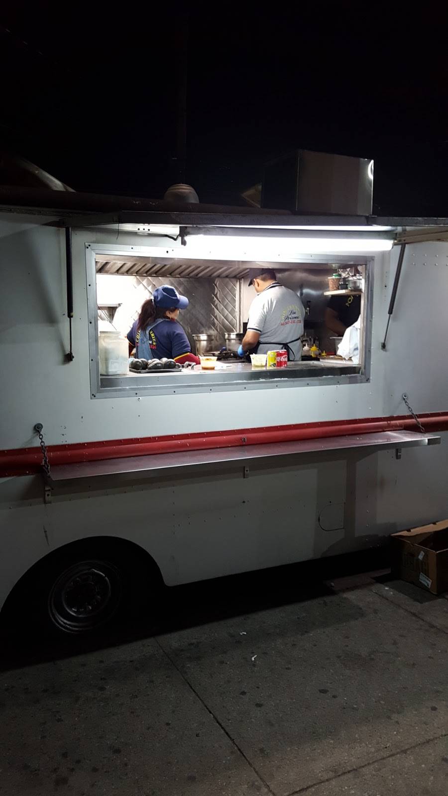 Los Primos Chimichurris | restaurant | Corona, NY 11368, USA | 3472511234 OR +1 347-251-1234