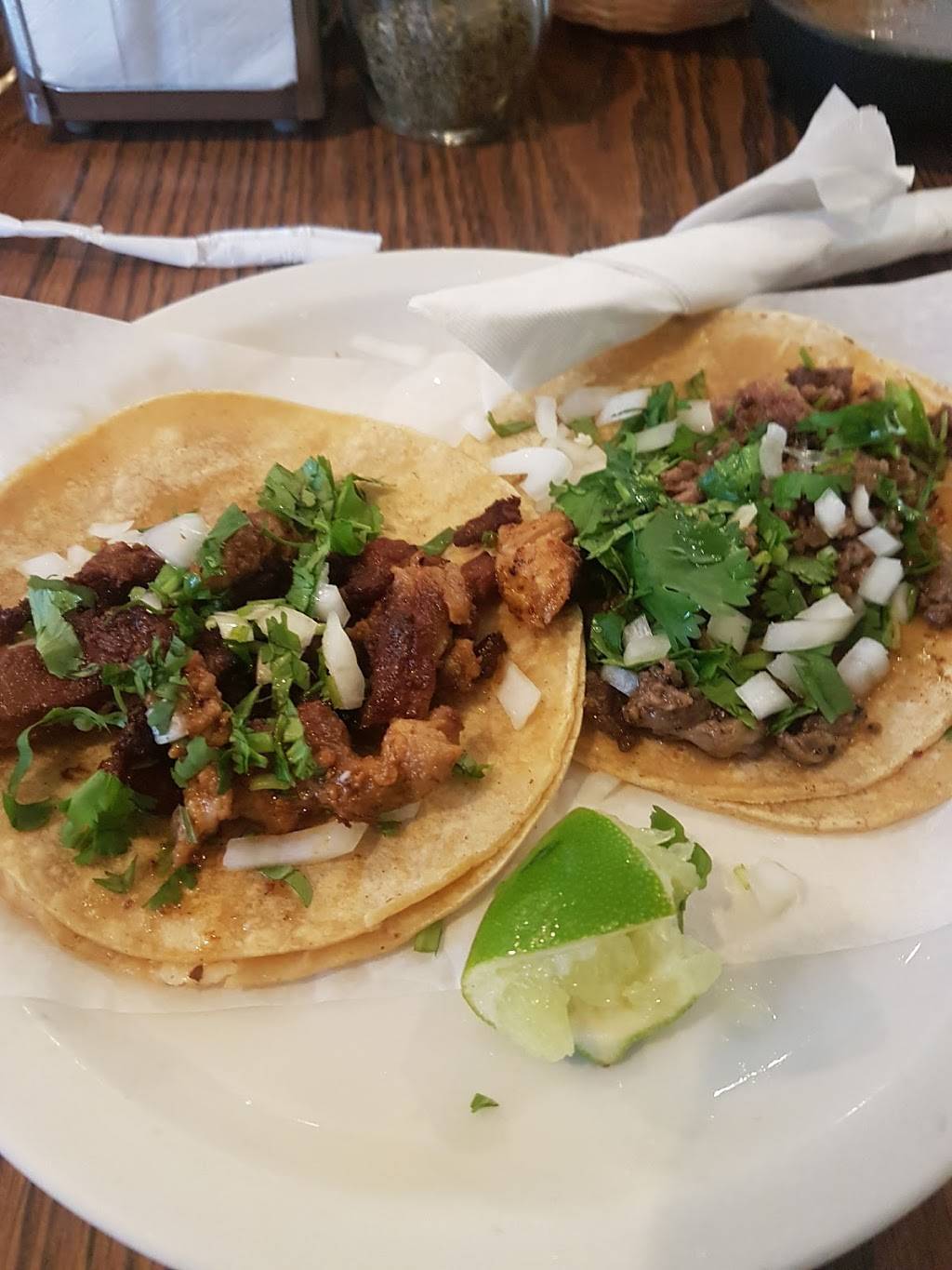 Guadalajara Restaurant | restaurant | 901 S 10th St, Milwaukee, WI 53204, USA | 4146472266 OR +1 414-647-2266