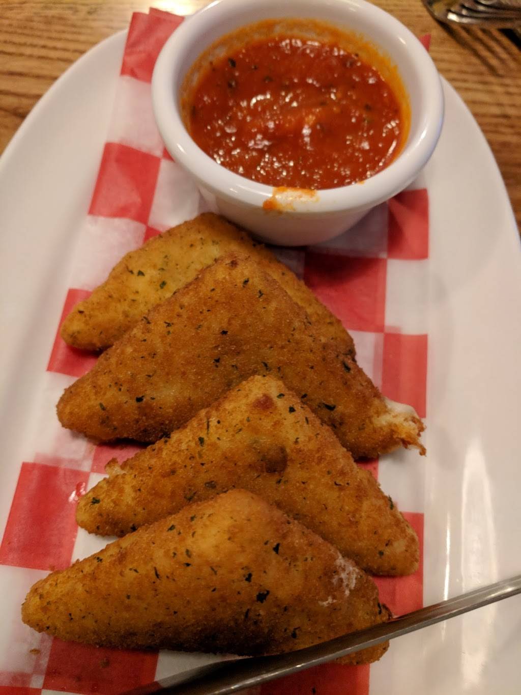 Giordanos | restaurant | 1505 N Veterans Pkwy, Bloomington, IL 61704, USA | 3094030432 OR +1 309-403-0432