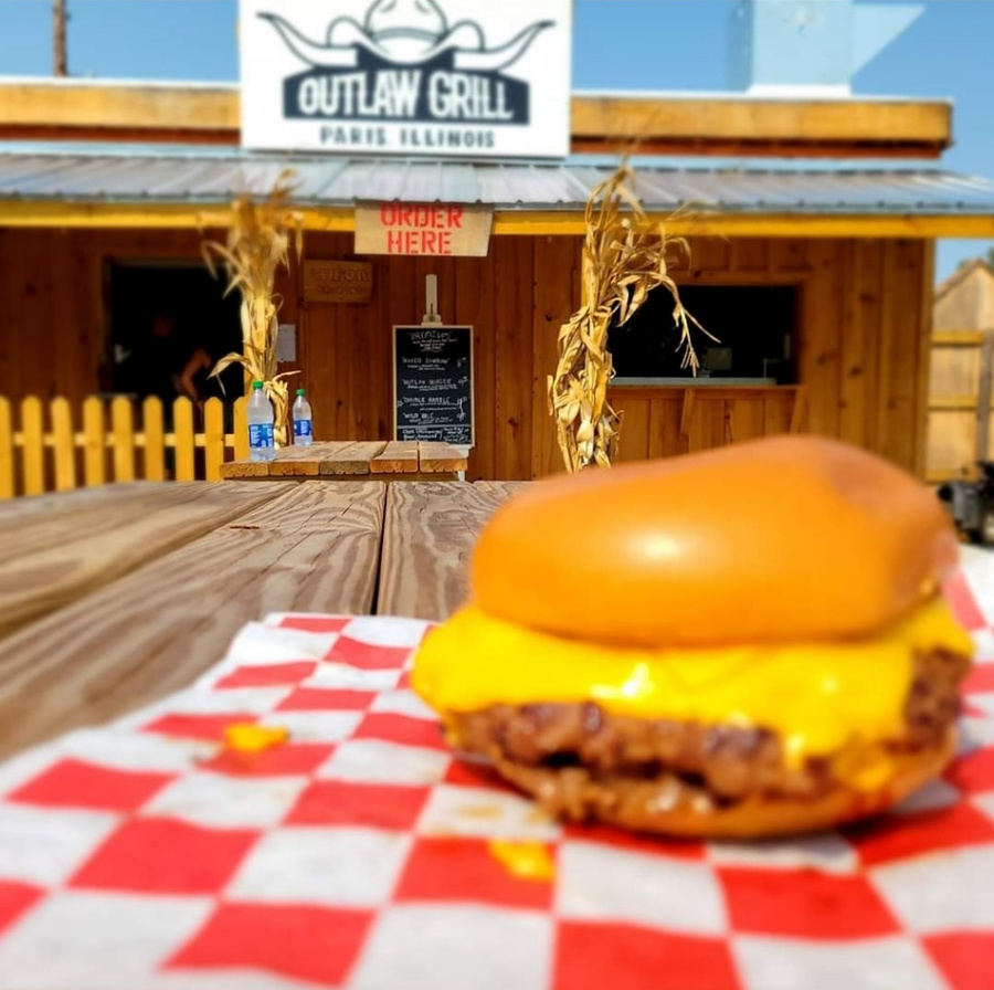 Outlaw Saloon Grill | restaurant | 3000 N 1200th St, Paris, IL 61944, USA | 2177129735 OR +1 217-712-9735