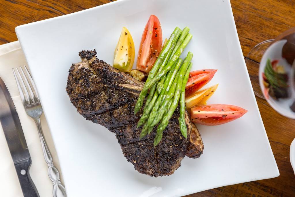 Thoroughbreds Restaurant | restaurant | 9706 N Kings Hwy, Myrtle Beach, SC 29572, USA | 8434972636 OR +1 843-497-2636