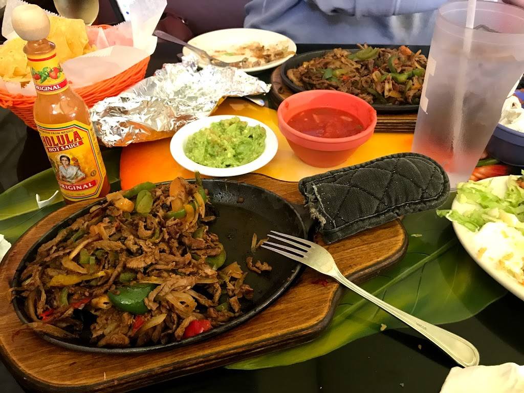 Sol Del Mar Mexican Bar and Grill | restaurant | 105 W Southline Rd, Tuscola, IL 61953, USA | 2175991012 OR +1 217-599-1012