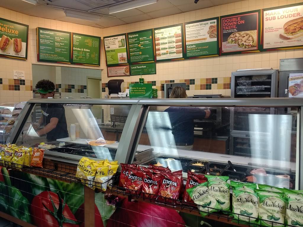 Subway Restaurants | restaurant | 6123 Truax Ln, Eau Claire, WI 54703, USA | 7158746945 OR +1 715-874-6945