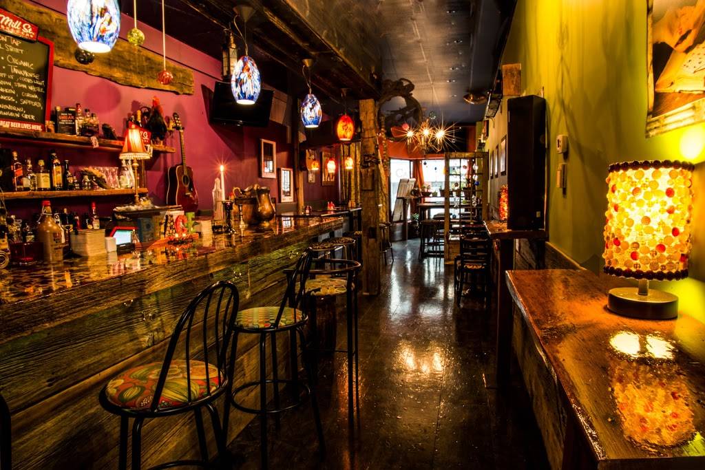 Queen Gypsy | restaurant | 10 Main St S, Brampton, ON L6W 2C3, Canada | 9054572001 OR +1 905-457-2001