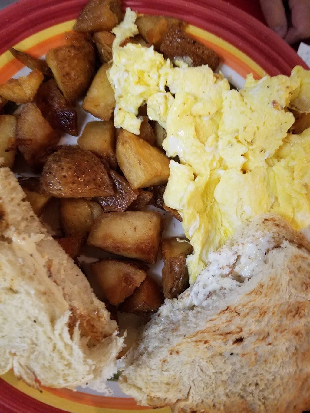 TJS Truck Stop | restaurant | 100 Bridge St, Lancaster, NH 03584, USA | 6037884600 OR +1 603-788-4600