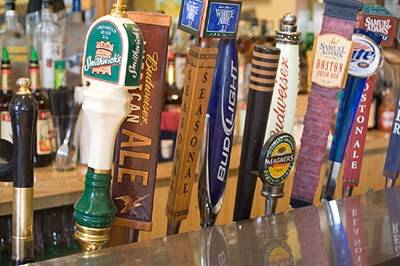 Caseys | restaurant | 173 Broadway, Somerville, MA 02145, USA | 6176255195 OR +1 617-625-5195