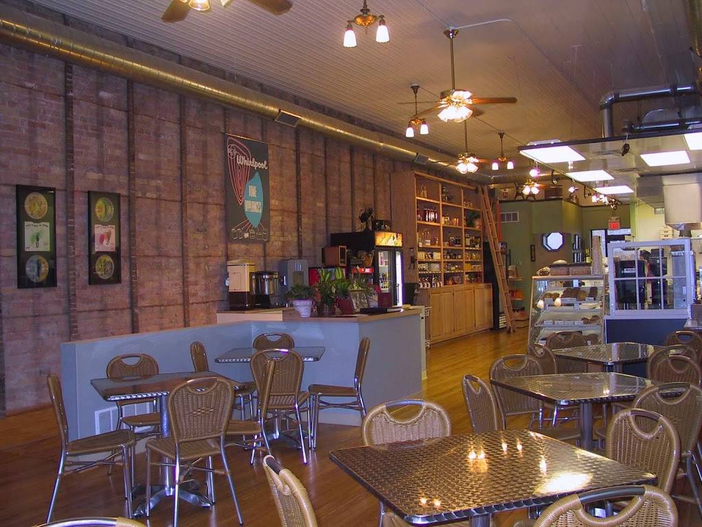 Flatlander Market | bakery | 125 S State St, Marengo, IL 60252, USA | 8155683528 OR +1 815-568-3528