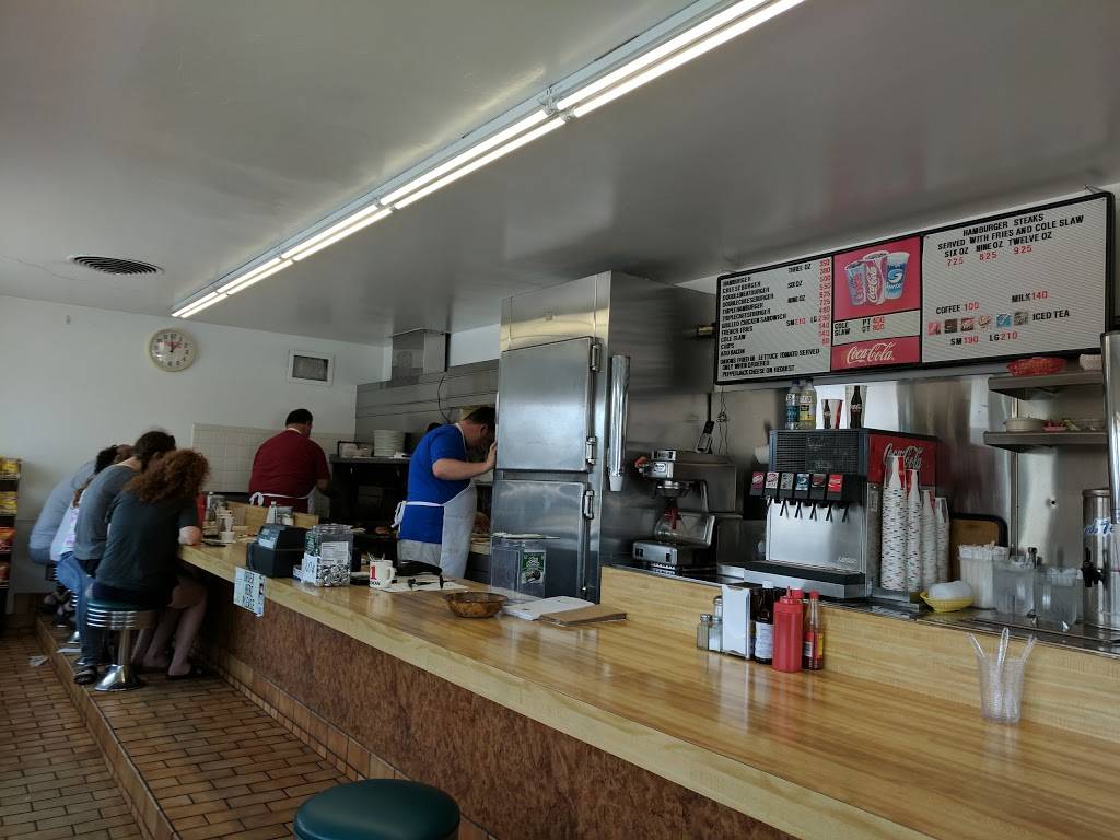 Clauds Hamburgers | restaurant | 3834 S Peoria Ave, Tulsa, OK 74105, USA | 9187428332 OR +1 918-742-8332