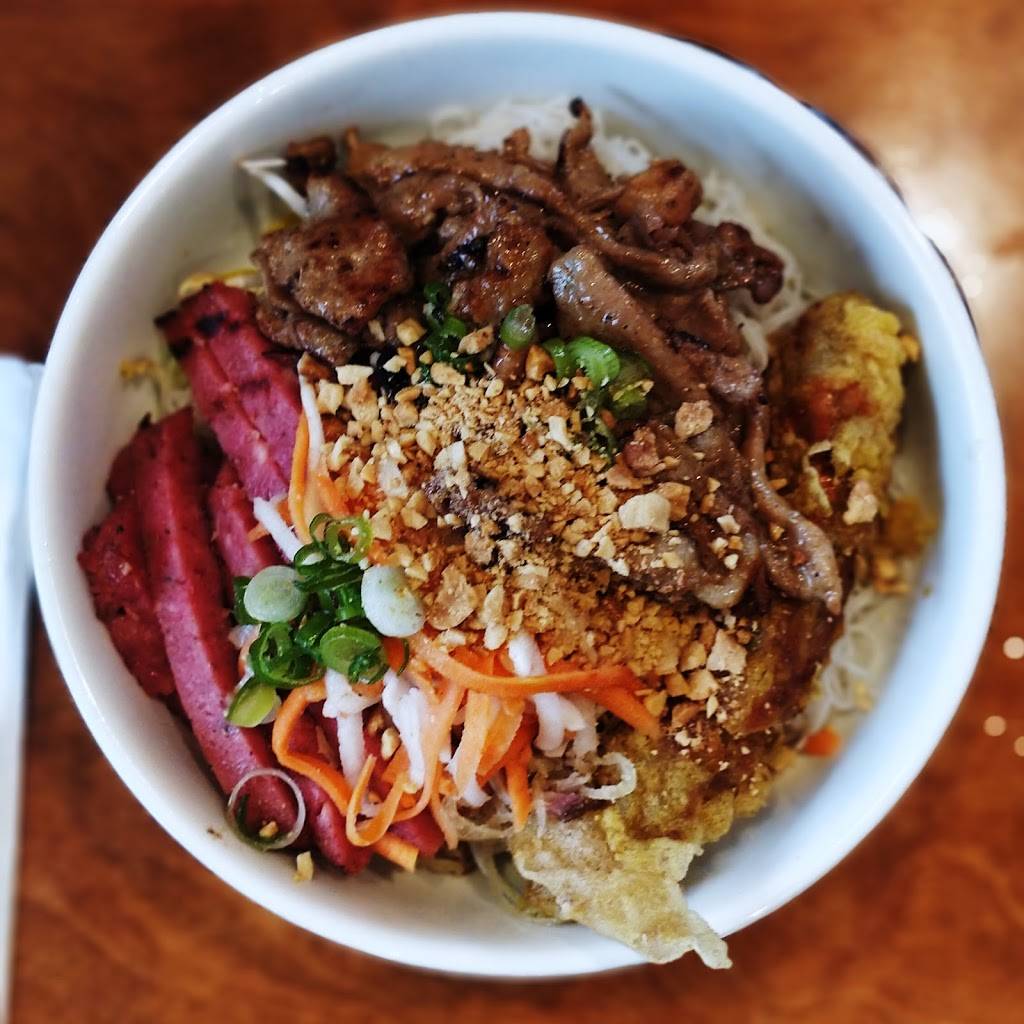 Phở Hưng Restaurant | restaurant | 1195 Dundas St E, Mississauga, ON L4Y 2C1, Canada | 9052758588 OR +1 905-275-8588