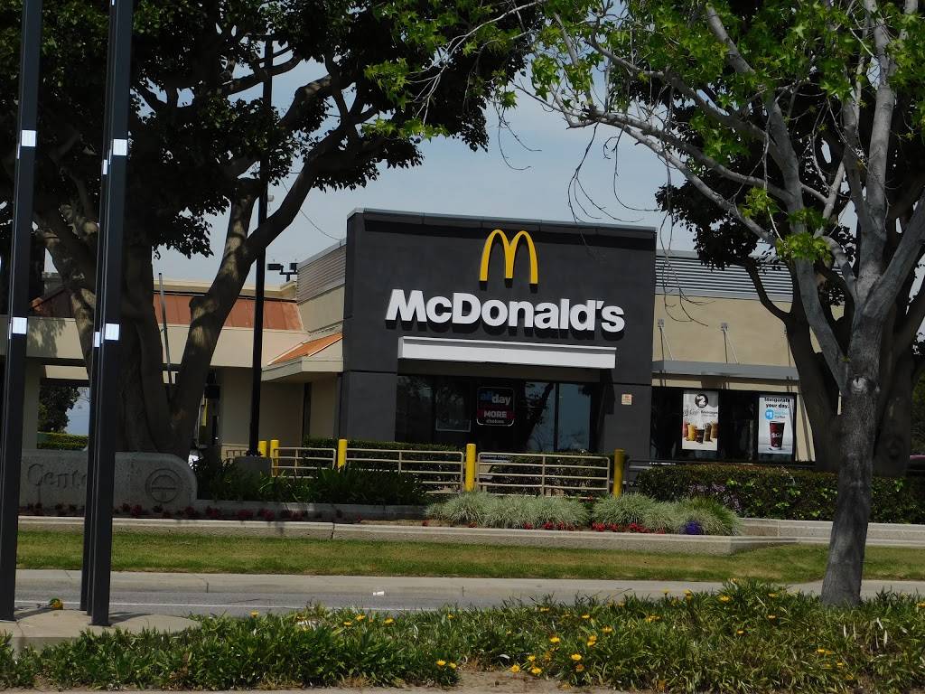McDonalds | cafe | 1741 Pacific Ave, Oxnard, CA 93033, USA | 8054865553 OR +1 805-486-5553