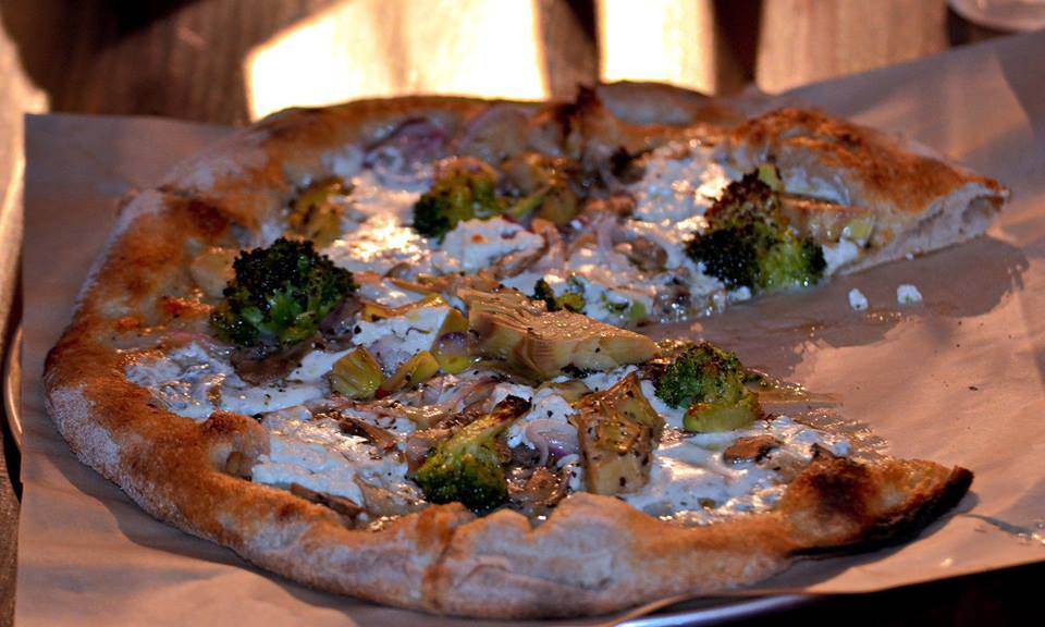 Favo Pizza and Draft House | restaurant | 3400 Monroe Ave, Rochester, NY 14618, USA | 5853107383 OR +1 585-310-7383