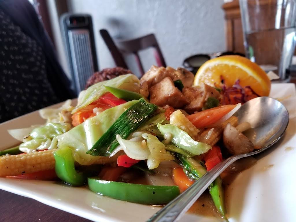 Lemongrass Thai Restaurant | restaurant | 2216 First St, Livermore, CA 94550, USA | 9256066496 OR +1 925-606-6496